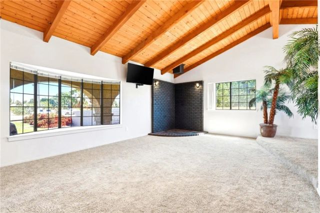 16810 Danbury, Hesperia, CA 92345