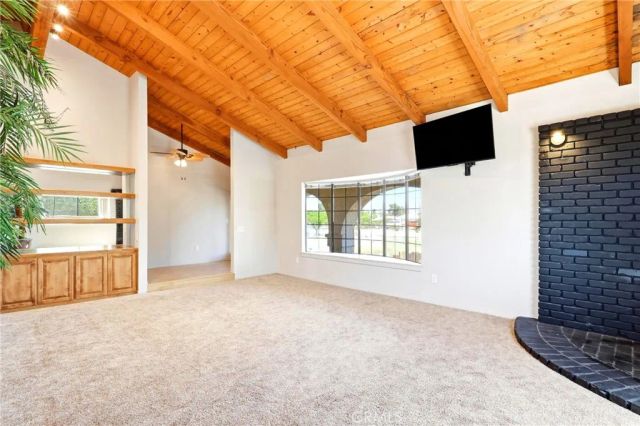 16810 Danbury, Hesperia, CA 92345