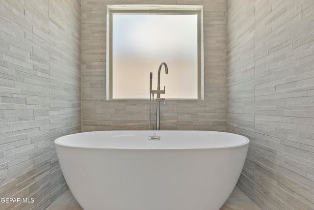 360 PLAYA VISTA Street, Horizon City, TX 79928