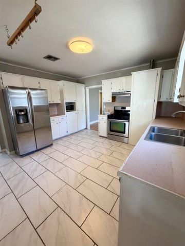 817 5th Street, Lake Charles, LA 70601