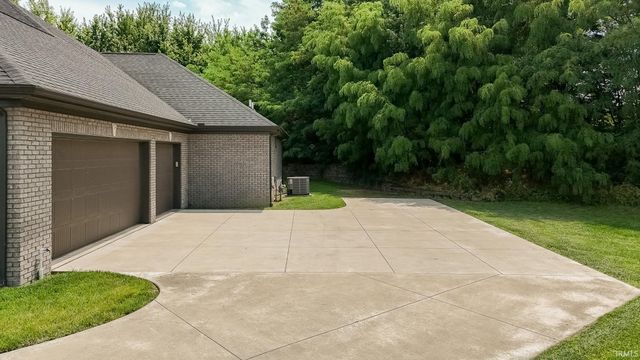 13201 Prestwick Court, Evansville, IN 47725