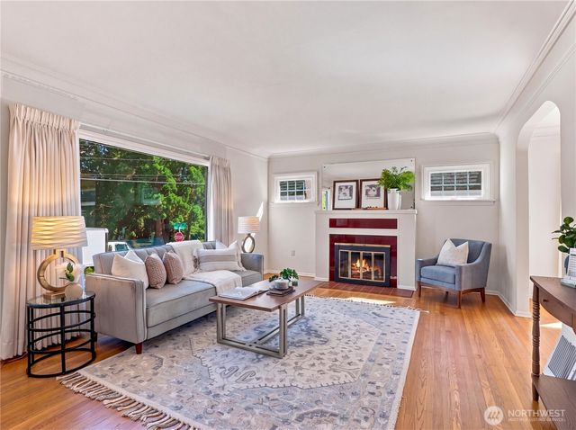 7719 Ashworth Avenue N, Seattle, WA 98103