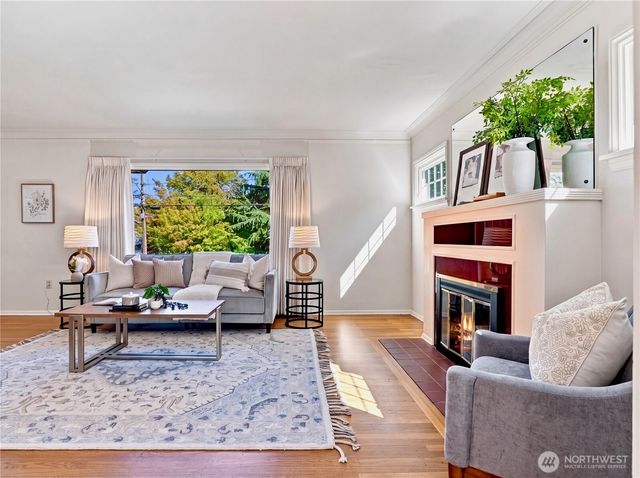 7719 Ashworth Avenue N, Seattle, WA 98103