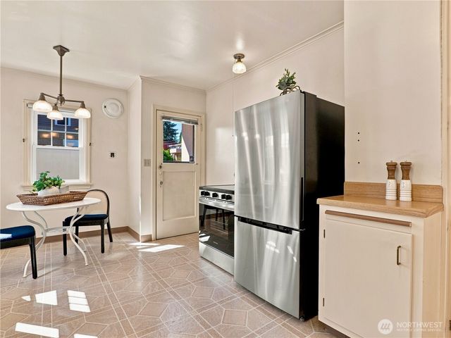 7719 Ashworth Avenue N, Seattle, WA 98103