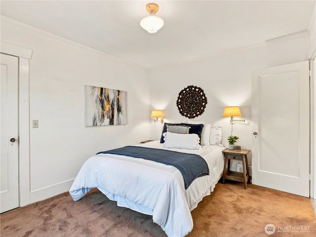 7719 Ashworth Avenue N, Seattle, WA 98103