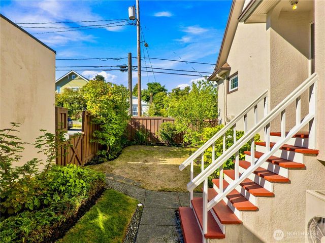 7719 Ashworth Avenue N, Seattle, WA 98103