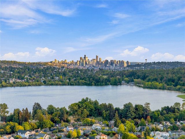 7719 Ashworth Avenue N, Seattle, WA 98103