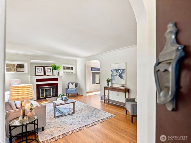 7719 Ashworth Avenue N, Seattle, WA 98103