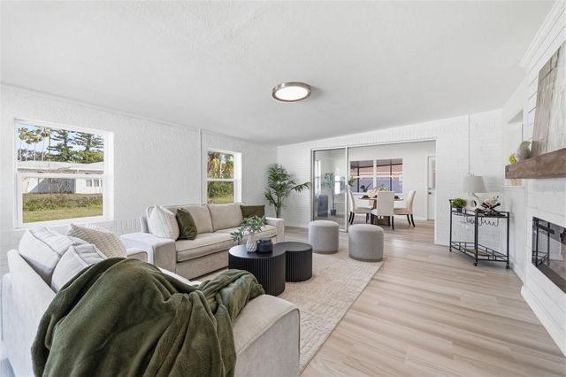 1027 27TH AVENUE S, St Petersburg, FL 33705