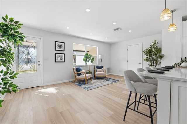 1027 27TH AVENUE S, St Petersburg, FL 33705