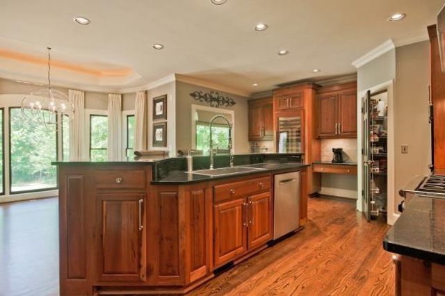 1692 N Hadaway Road NW, Kennesaw, GA 30152