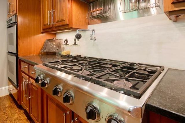 1692 N Hadaway Road NW, Kennesaw, GA 30152