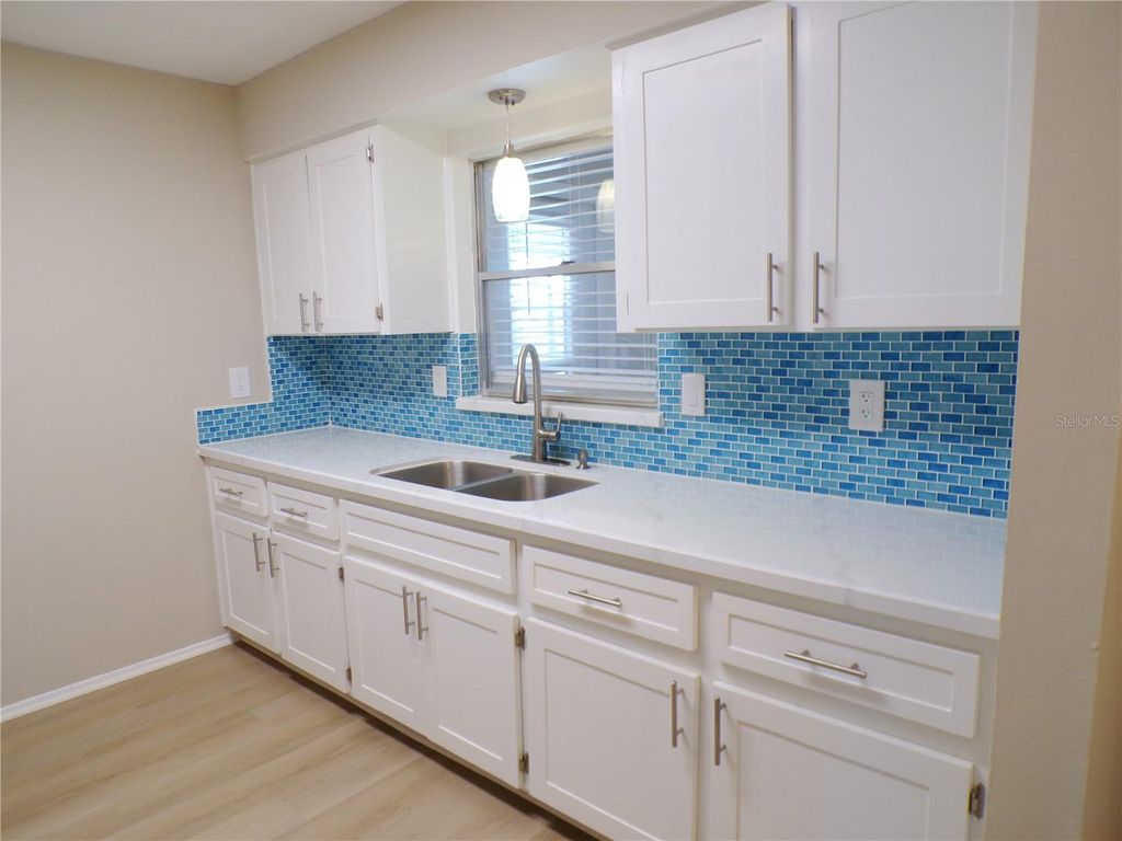 Image 16 of property listing at 1622 17TH STREET E, Bradenton, FL 34208