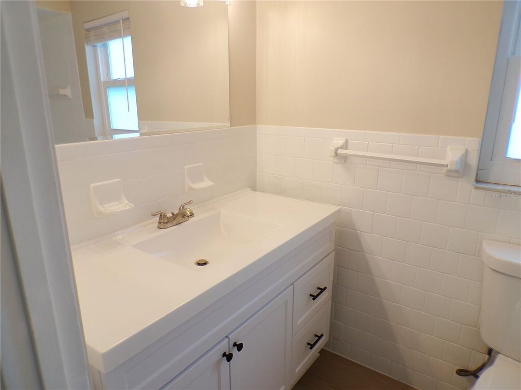 Image 24 of property listing at 1622 17TH STREET E, Bradenton, FL 34208