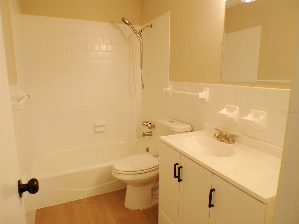 Image 25 of property listing at 1622 17TH STREET E, Bradenton, FL 34208