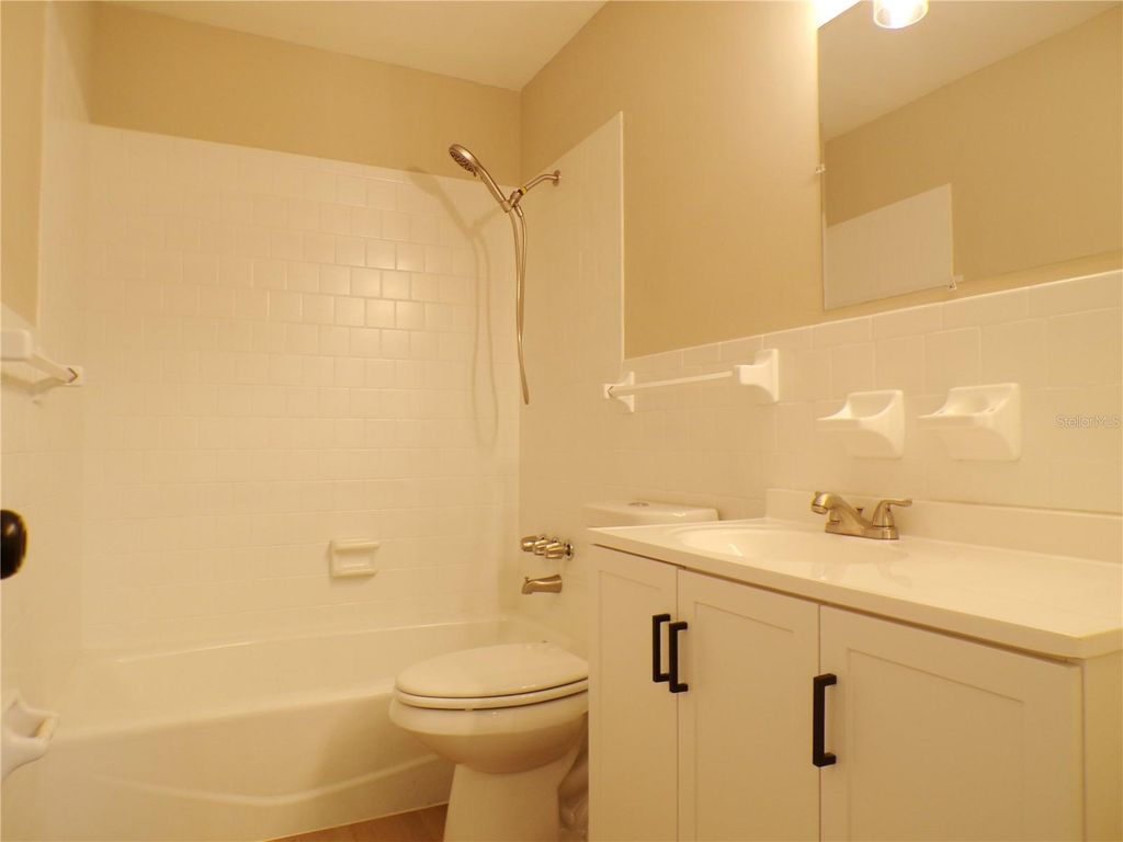 Image 26 of property listing at 1622 17TH STREET E, Bradenton, FL 34208