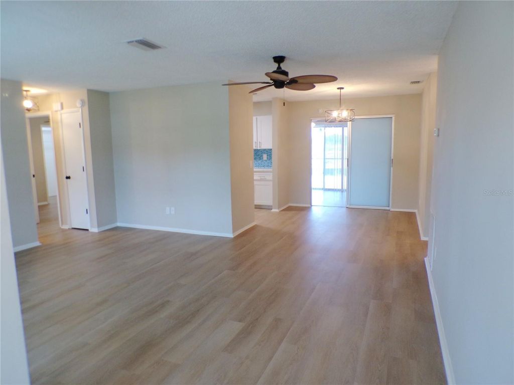 Image 10 of property listing at 1622 17TH STREET E, Bradenton, FL 34208