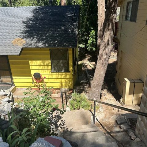 607 Seeley, Crestline, CA 92325