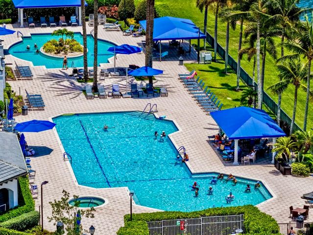 8375 Logia Circle, Boynton Beach, FL 33472