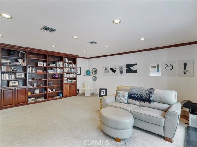 8238 Skyline Drive, Los Angeles, CA 90046