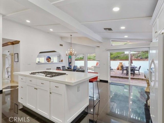 8238 Skyline Drive, Los Angeles, CA 90046