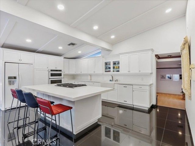 8238 Skyline Drive, Los Angeles, CA 90046