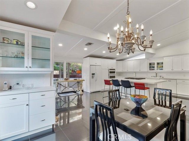 8238 Skyline Drive, Los Angeles, CA 90046