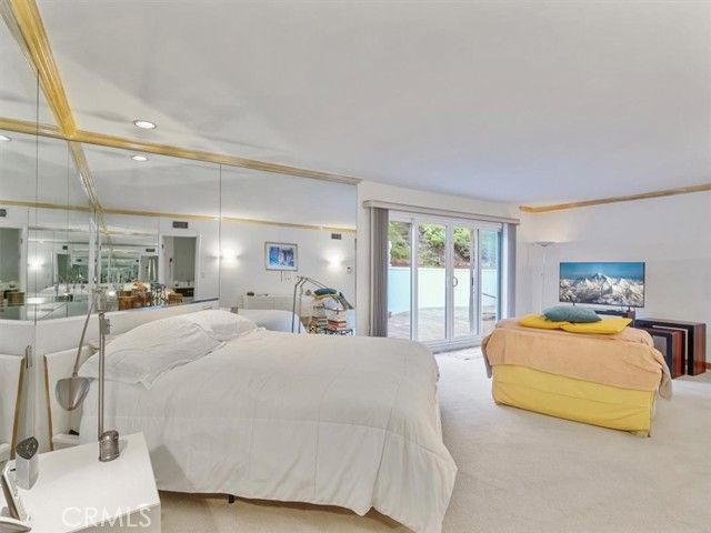 8238 Skyline Drive, Los Angeles, CA 90046