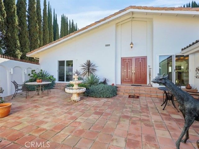 8238 Skyline Drive, Los Angeles, CA 90046