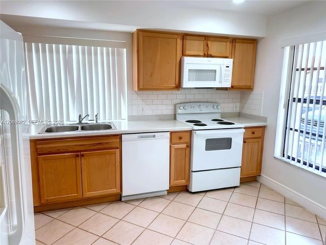 13273 SW 110th Terrace 21-1, Miami, FL 33186