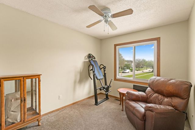 3200 SE 22nd Court, Des Moines, IA 50320