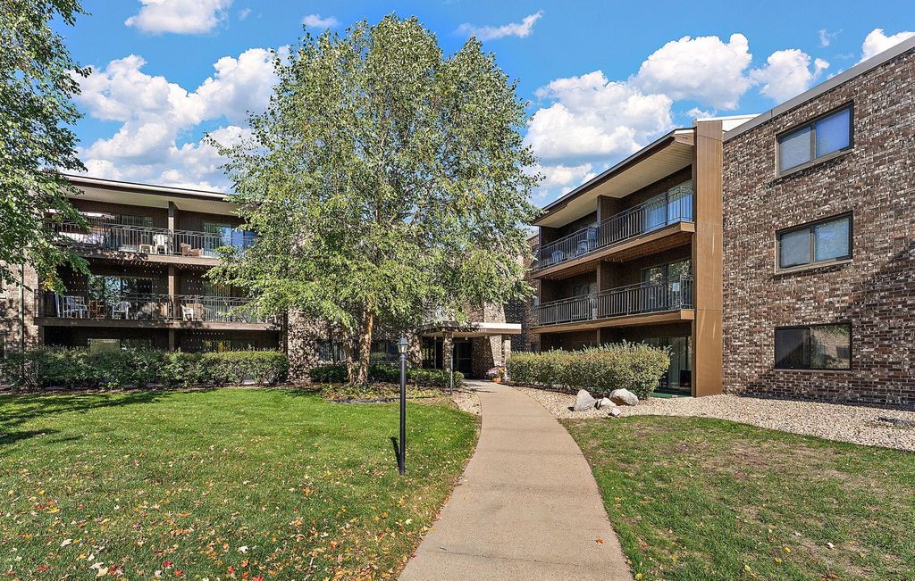 4100 Parklawn Avenue 318, Edina, MN 55435 — exterior