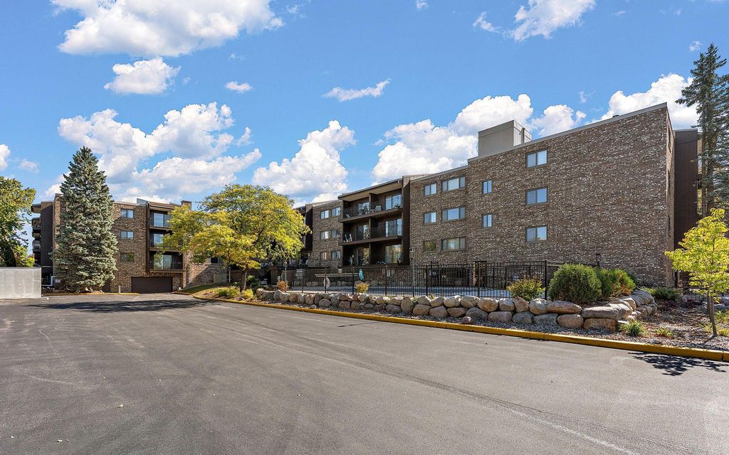 4100 Parklawn Avenue 318, Edina, MN 55435 — photo 4