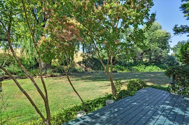 515 Clinton Rd, Jackson, CA 95642