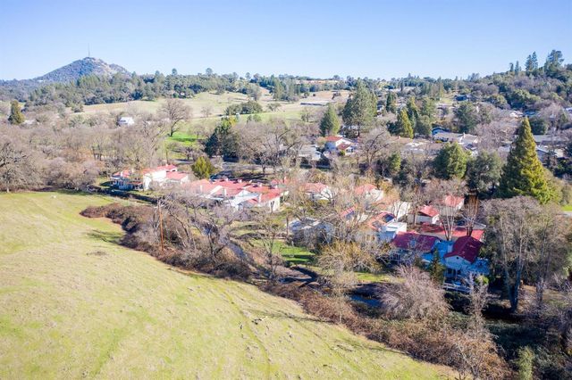 515 Clinton Rd, Jackson, CA 95642