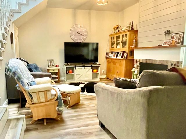 515 Clinton Rd, Jackson, CA 95642