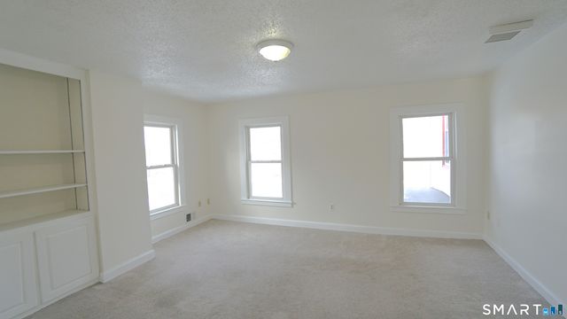 42 Woodbridge Street 42.5, Manchester, CT 06042