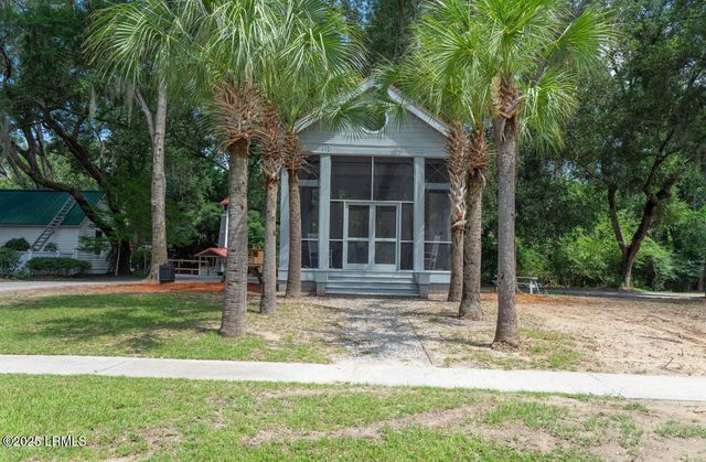 66 Petigru Drive, Beaufort, SC 29902
