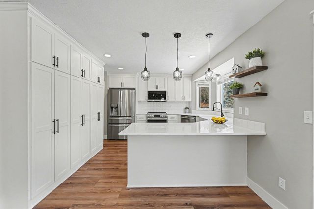 2199 Loyola Drive, Woodbury, MN 55125