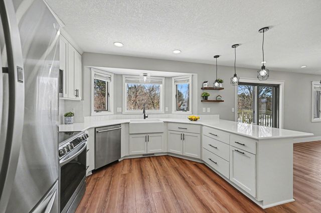 2199 Loyola Drive, Woodbury, MN 55125