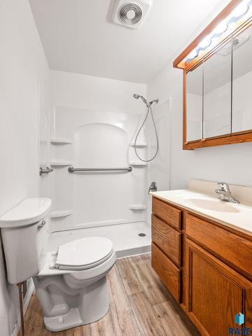 3333 N 7th Ave Avenue, Sioux Falls, SD 57104