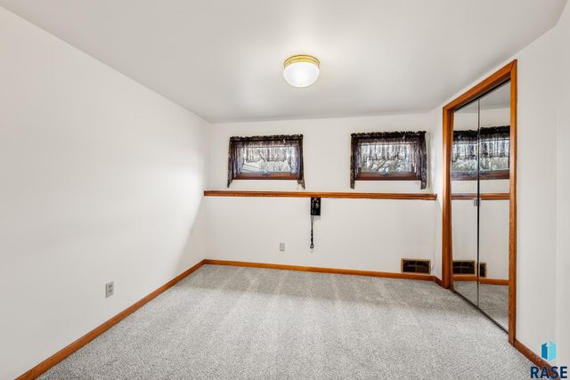 3333 N 7th Ave Avenue, Sioux Falls, SD 57104