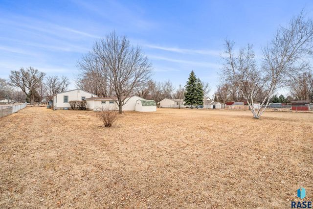 3333 N 7th Ave Avenue, Sioux Falls, SD 57104