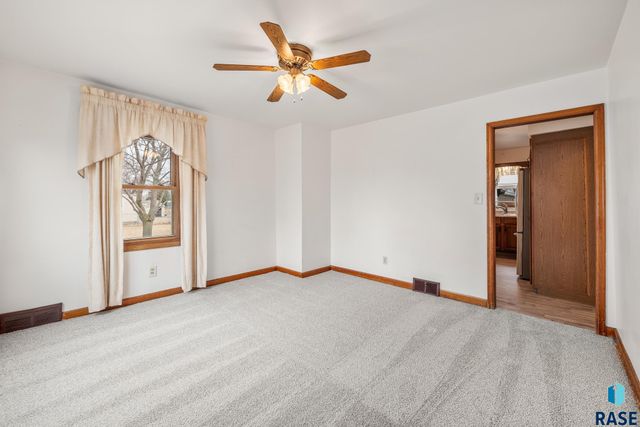 3333 N 7th Ave Avenue, Sioux Falls, SD 57104