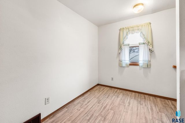 3333 N 7th Ave Avenue, Sioux Falls, SD 57104