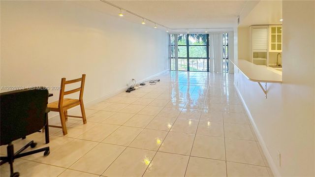 800 Parkview Drive 323, Hallandale Beach, FL 33009