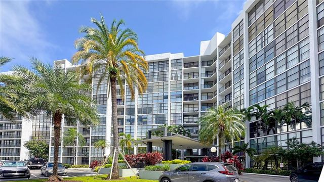 800 Parkview Drive 323, Hallandale Beach, FL 33009