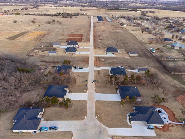 8680 Oak Tree Circle, Edmond, OK 73025