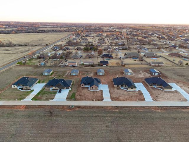 8680 Oak Tree Circle, Edmond, OK 73025