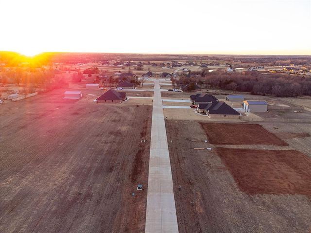 8680 Oak Tree Circle, Edmond, OK 73025